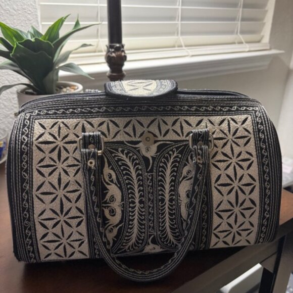 Laga Designs Rajin handmade embroidered handbag - Picture 5 of 7